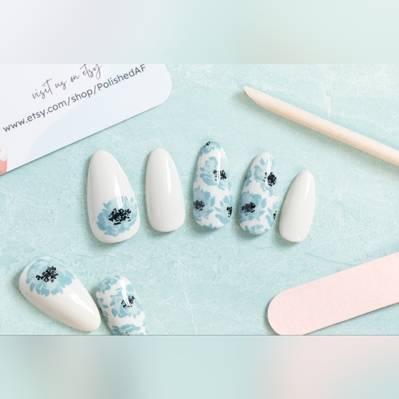 🫖 High Tea, Handmade Nail Set - Picture 4 of 13